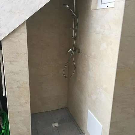 Wow Al A Pochi Passi Dalla Con 3 Da Letto E 3 Bagni Indipententi Sita A 50 Mt Dai Lidi Torre Lapillo