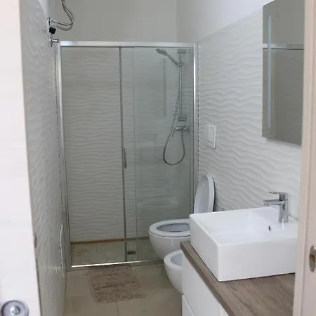 Wow Al A Pochi Passi Dalla Con 3 Da Letto E 3 Bagni Indipententi Sita A 50 Mt Dai Lidi Villa