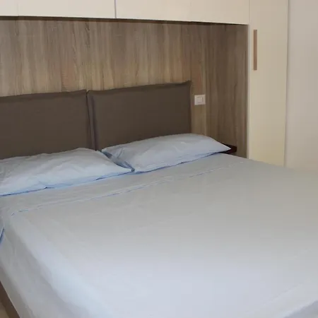 Villa Wow Al A Pochi Passi Dalla Con 3 Da Letto E 3 Bagni Indipententi Sita A 50 Mt Dai Lidi *