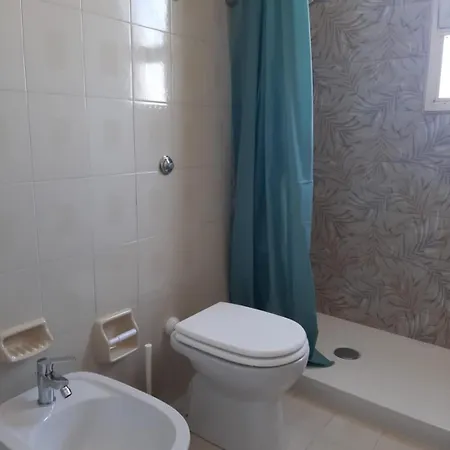 Wow Al A Pochi Passi Dalla Con 3 Da Letto E 3 Bagni Indipententi Sita A 50 Mt Dai Lidi Torre Lapillo