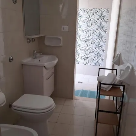 Wow Al A Pochi Passi Dalla Con 3 Da Letto E 3 Bagni Indipententi Sita A 50 Mt Dai Lidi